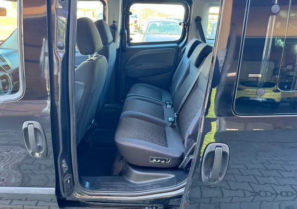 Fiat Doblo cena 26900 przebieg: 124500, rok produkcji 2012 z Bielsko-Biała małe 121